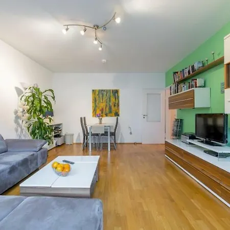 Id 4243 Private Apartment *